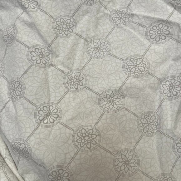 Restoration Hardware Baby & Child Fitted Crib Sheets- Set of 2 - Picture 2 of 5